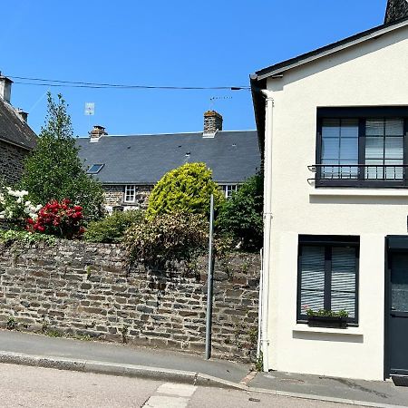 La Petite Maison Pont-d'Ouilly Exterior foto